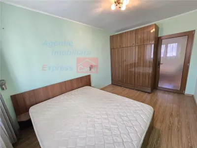 Apartament 2 camere decomandat, zona Gara, Strapungere Silvestru (etaj intermediar) - Iasi