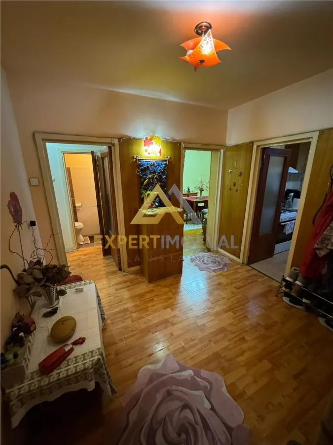 Apartament de vanzare cu 4 camere, Str. Moldovei-Central - foto 1