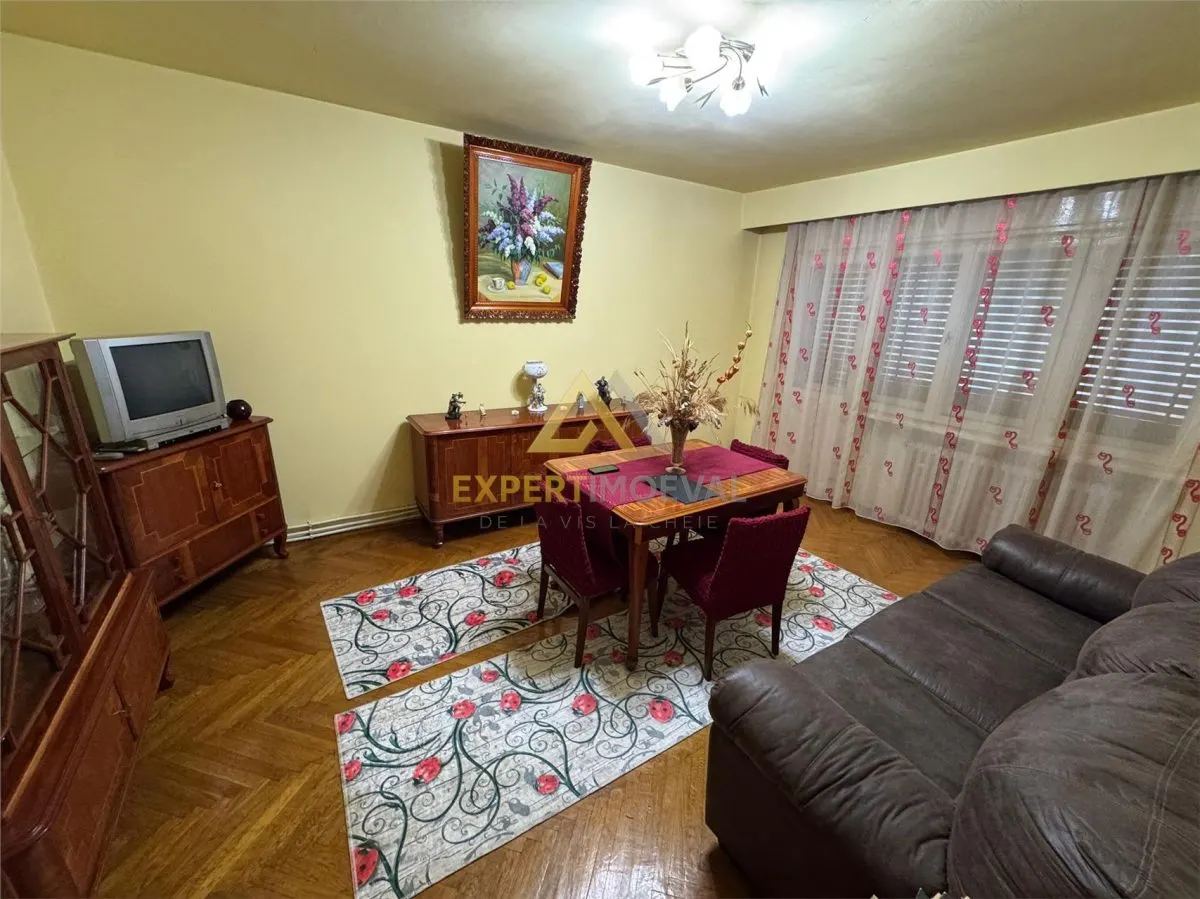 Apartament de vanzare cu 4 camere, Str. Moldovei-Central - foto 9