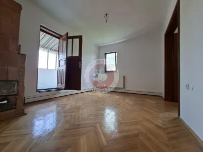 Radu Beller | 2 camere de renovat | Centrala | 70mp | Pivnita | B13214 - foto 5