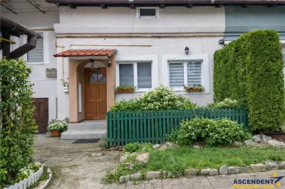 Apartament extins, trei unitati locative cu baie proprie, central, Brasov - Brasov