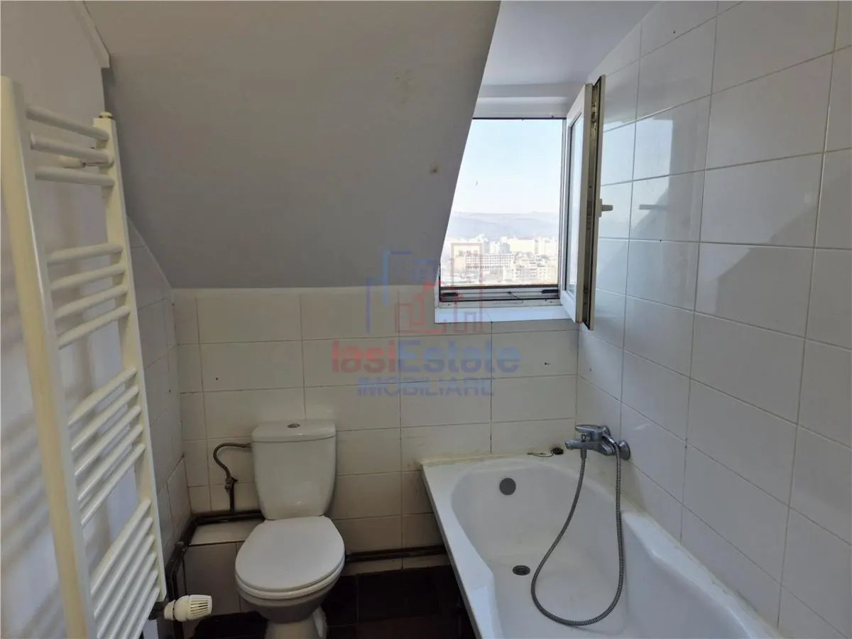 Apartament cu 3 camere de vanzare - foto 12