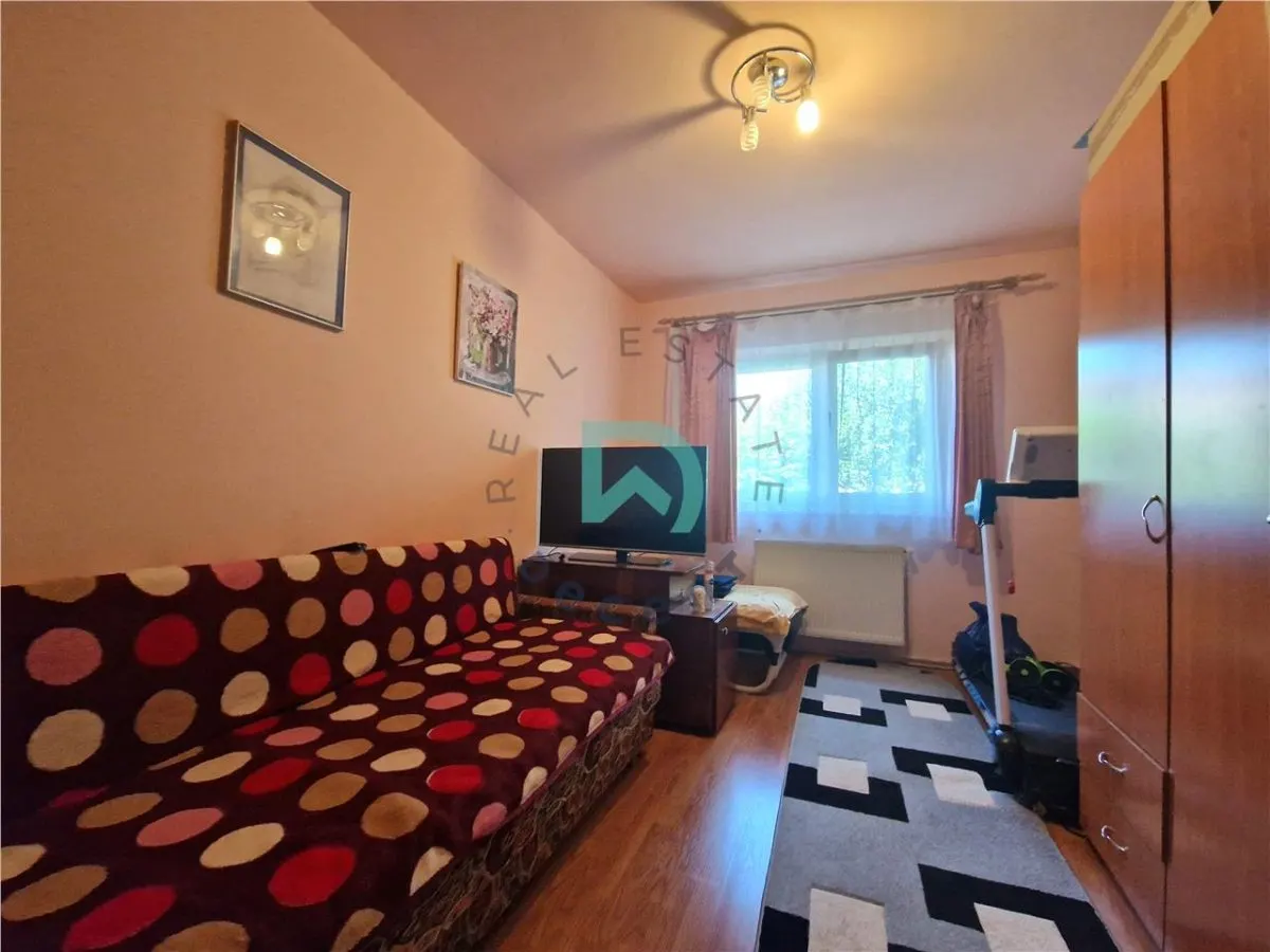 Apartament 4 camere, etaj intermediar, Tractorul, Brasov - foto 4