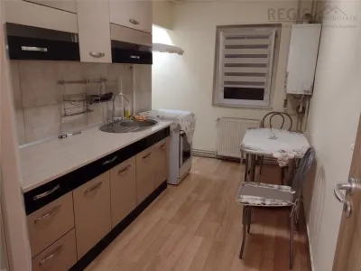 Apartament spatios 2 camere decomandat Tractoru - Brasov