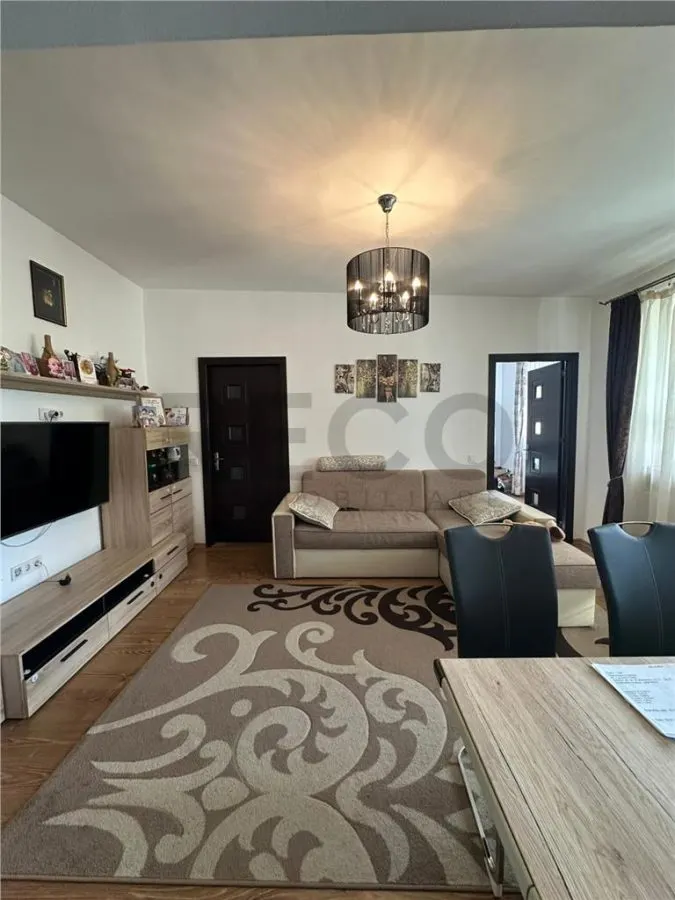 Apartament cu 3 camere in Decebal - foto 1