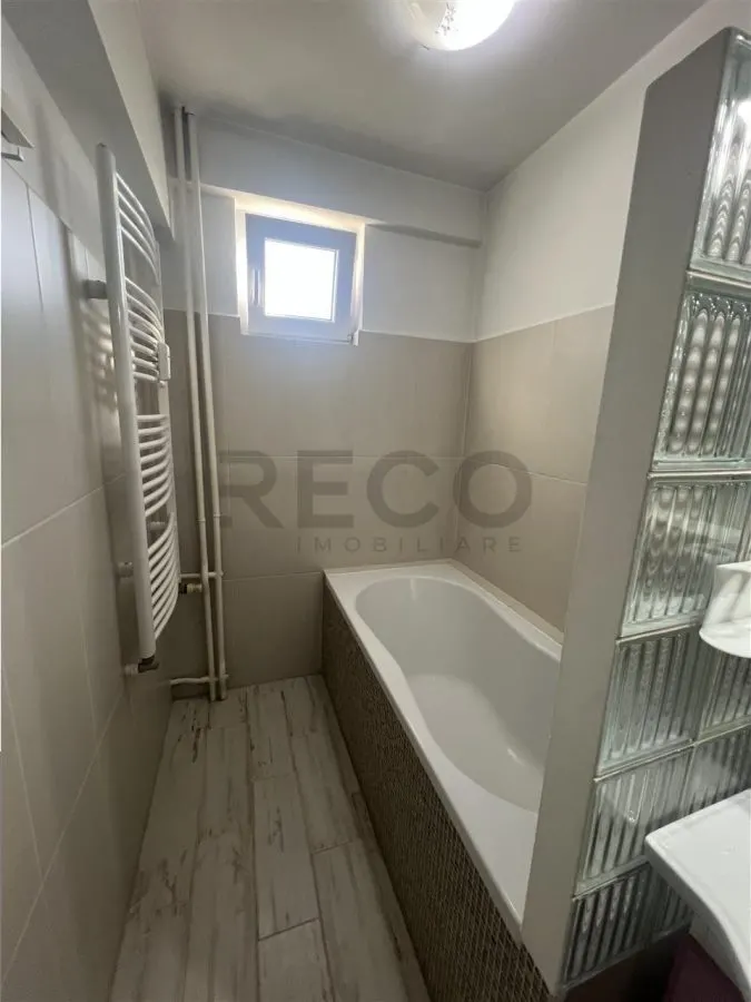 RECO apartament 3 camere in Decebal - foto 4