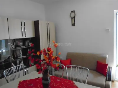 Resita Casa 7 Incaperi Parter,Etaj, Zero investitii - Resita