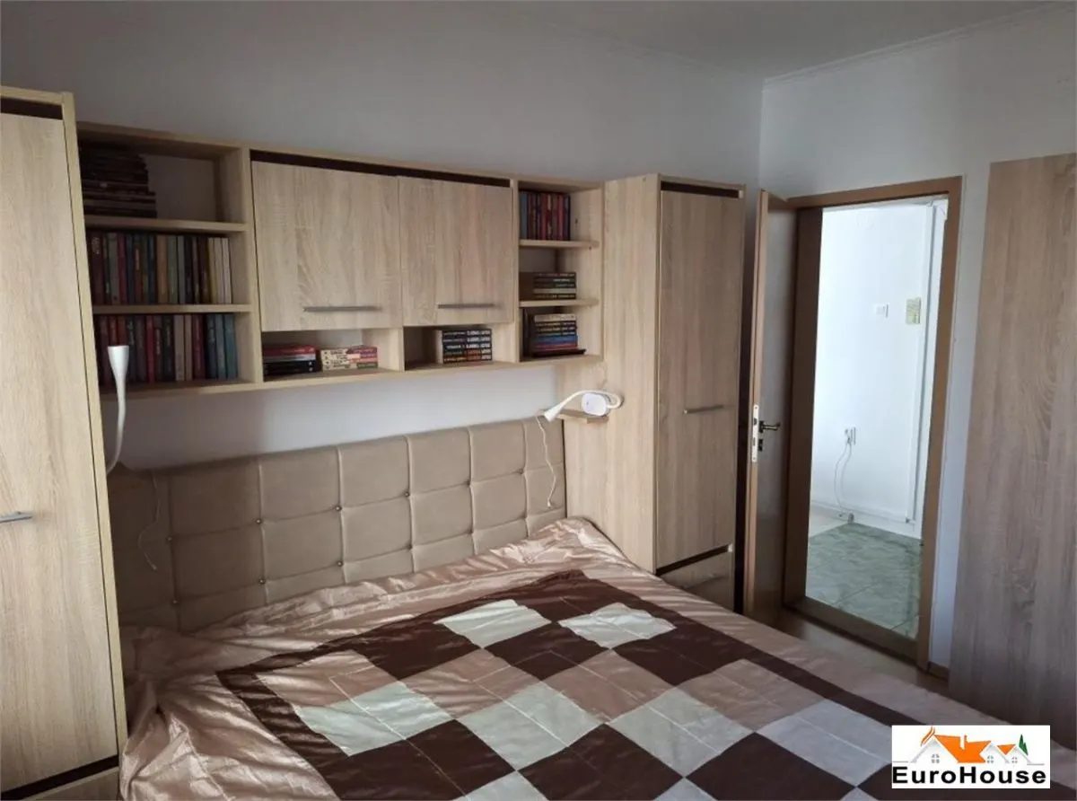 Apartament de Inchiriat 3 Camere , Zona Cetate - foto 4