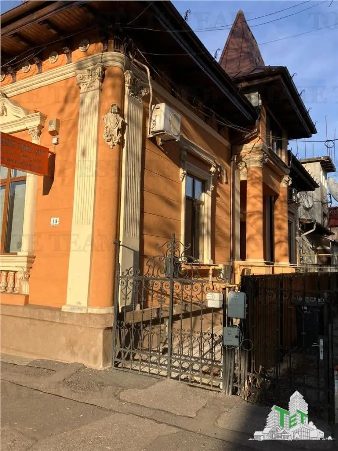 Vila deosebita de inchiriat | Cotroceni - Opera Nationala | Pozitie premium langa parc | 130 mp utili - foto 1