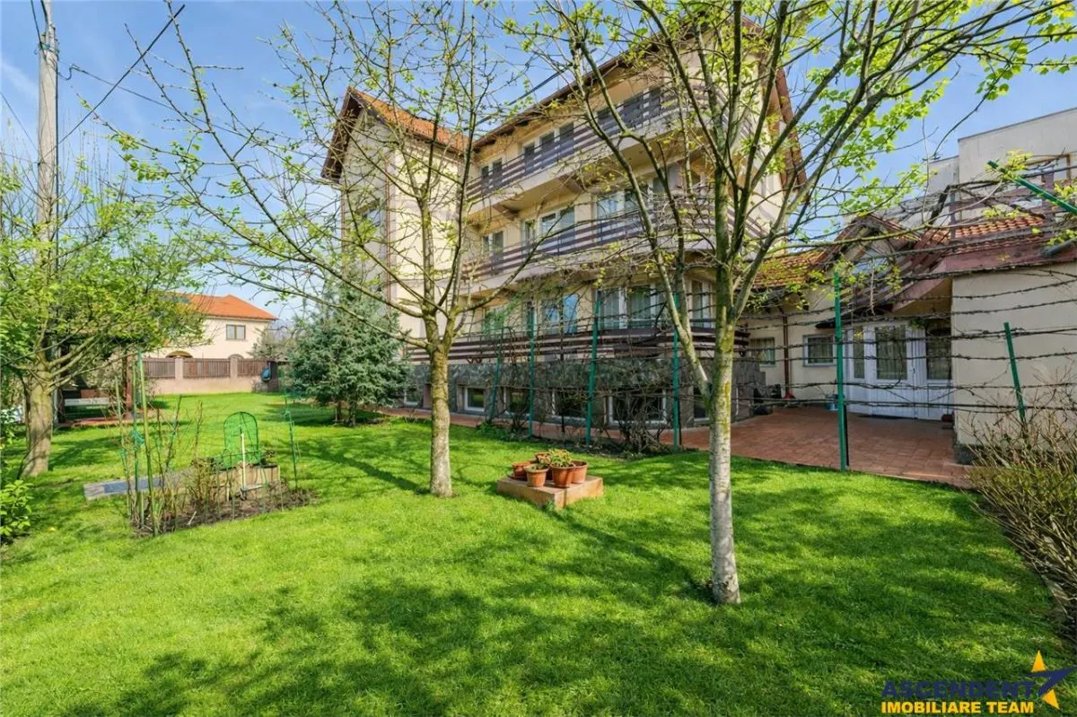 FILM! Resedinta cu identitate arhitecturala, 700mp teren, garaj 4X, Tractorul, Brasov - foto 1
