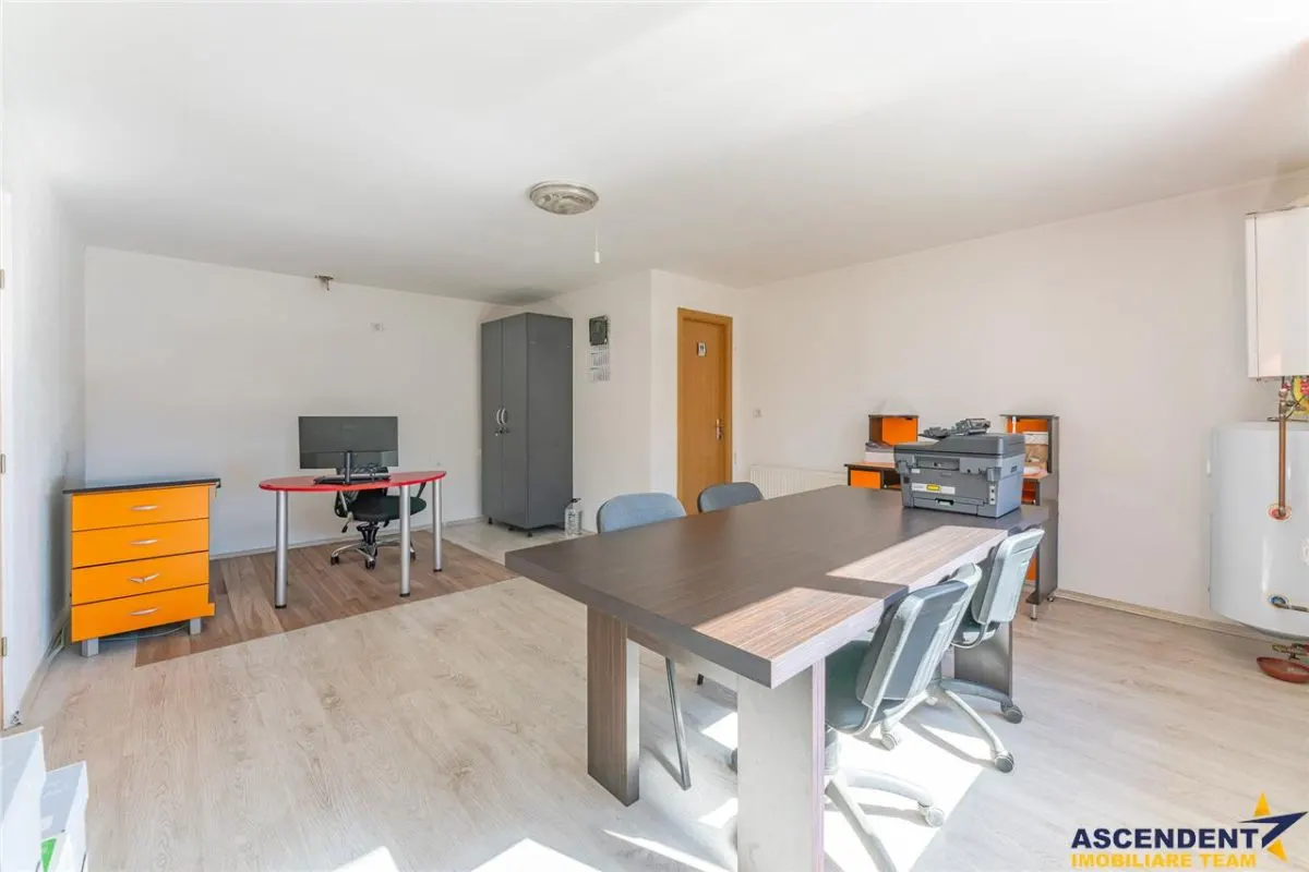 Sediu firma/ rezidential, pe domeniu de 2.240 mp teren,Central, Halchiu, Brasov - foto 14