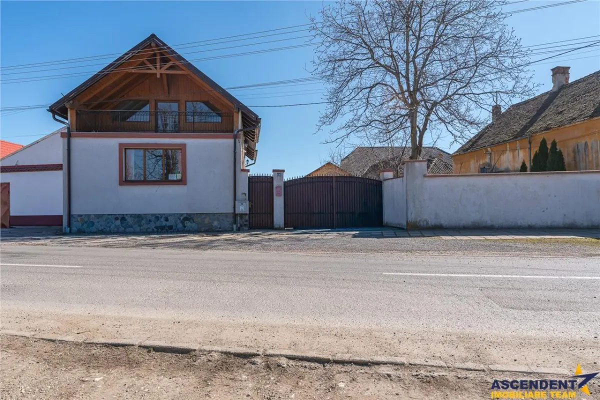 Sediu firma/ rezidential, pe domeniu de 2.240 mp teren,Central, Halchiu, Brasov - foto 17
