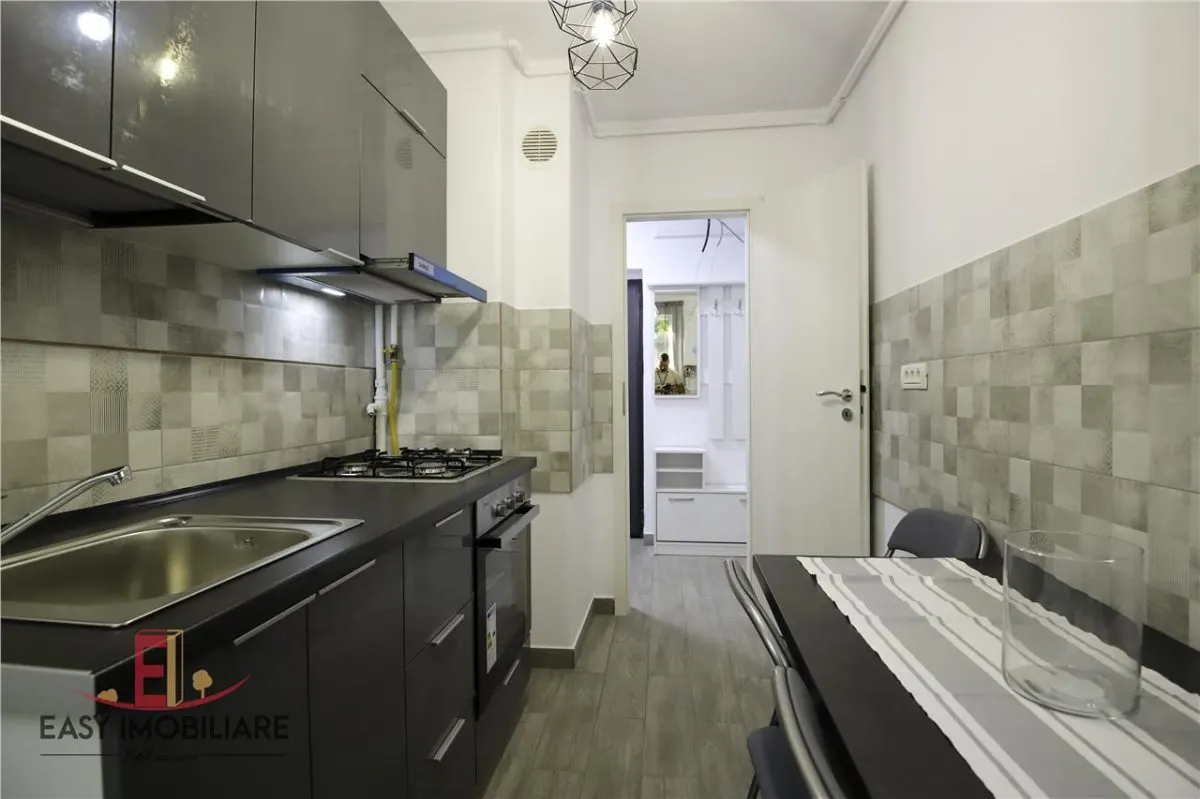 Apartament 2 camere, ultracentral, etaj 1, prima inchiriere, Str. Tineretului - foto 7