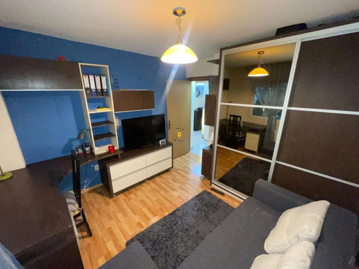 Inchiriere apartament  4  camere zona 9 Mai - foto 1