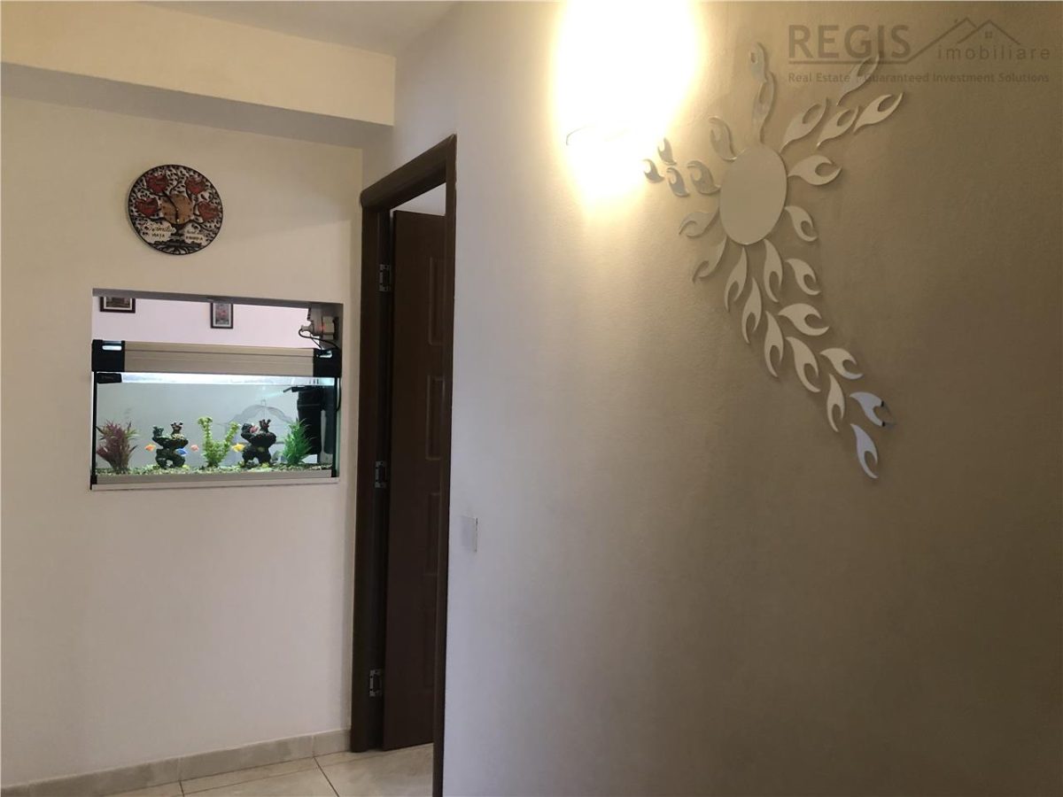 Apartament spatios cu 4 camere si 2 balcoane zona Noua - foto 13