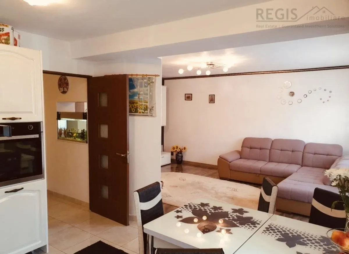 Apartament spatios cu 4 camere si 2 balcoane zona Noua - foto 3