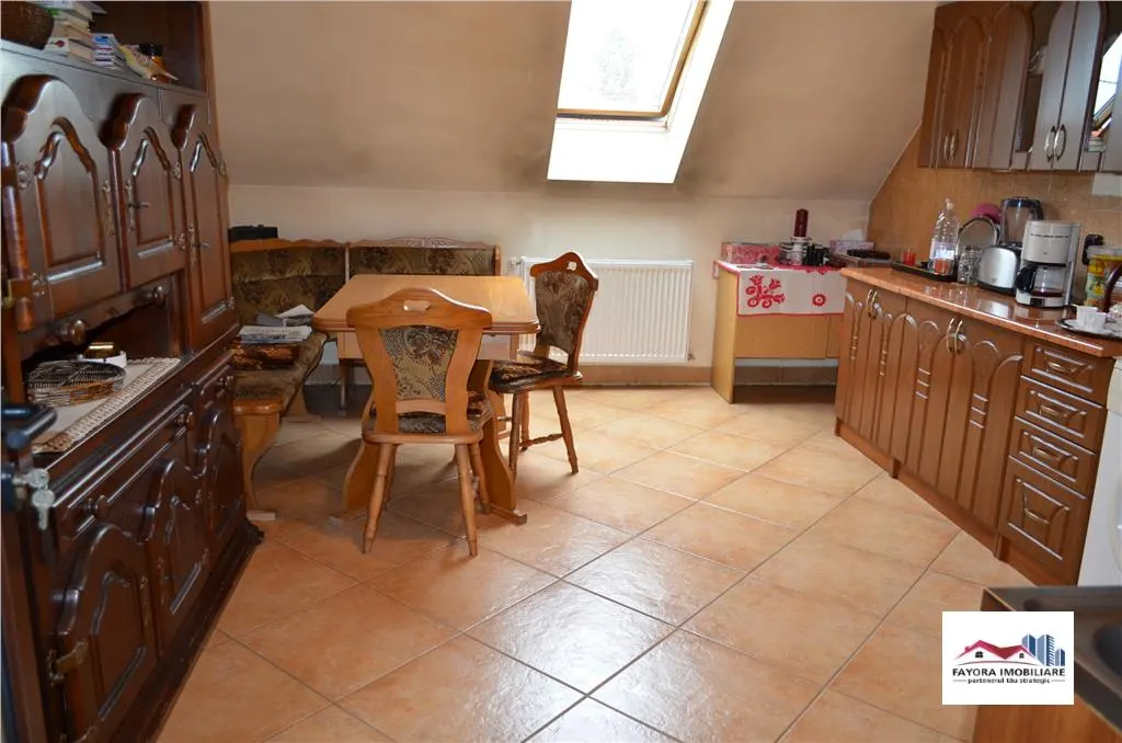 Casa si Spatiu Comercial de Vanzare Zona Semicentrala - foto 4