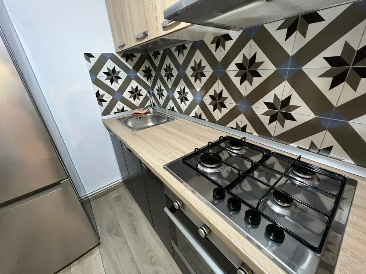 Apartament 1 camera, decomandat, zona Tatarasi - 2 Baieti - 320 euro - foto 3