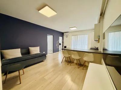Apartament cu 3 camere de închiriat  zona  Centru vechi - foto 2