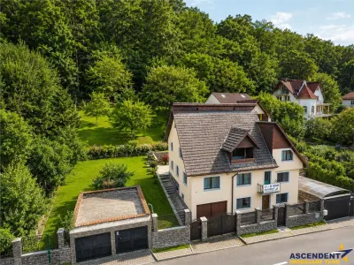 Vila cu potential, 2 garaje, teren 1.080 mp, strada Marasesti, Brasov - Brasov