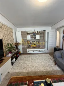 EXCLUSIVITATE | Apartament 4 camere Decomandat | 81,5 mp | Boxa | Str. Mizil - foto 3