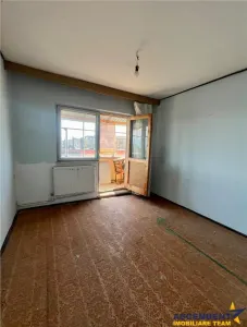 Apartament cu trei camere de renovat in Feldioara, Brasov - foto 12