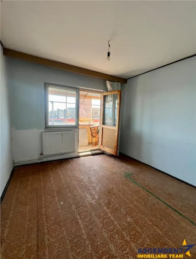 Apartament cu trei camere de renovat in Feldioara, Brasov - foto 12
