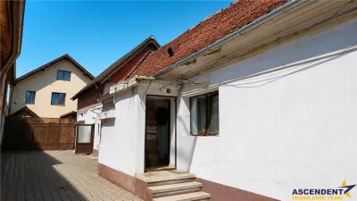 Casa cu 4 camere, garaj, pivnita boltina  si potential, Brasov - foto 3